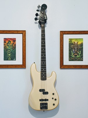 Fender Jazz Bass Special front.jpg