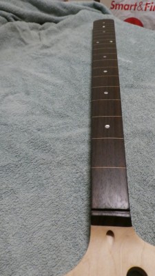 fretless neck 4.JPG