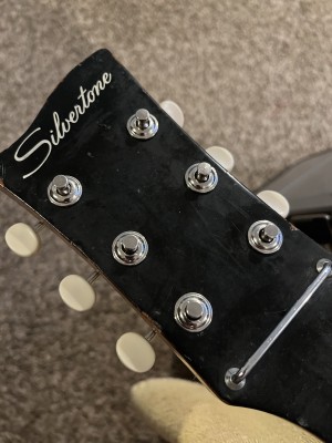 Silvertone 1412 Tuners.jpg