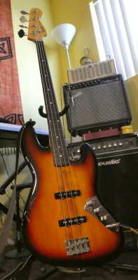 fretless full finished 1.JPG