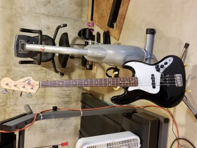 Squier 2010 Jazz Bass 2.jpg