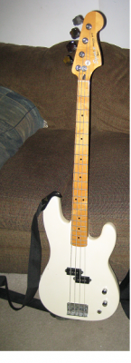 Squier II bass.png