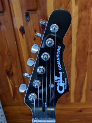 G&L_Comanche_Tribute_headstock.jpg