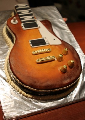 Guitar-Cake.jpeg