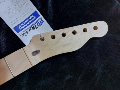 WD headstock.jpg